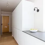 Lovely Two Bedroom Close To Metro Апартаменты