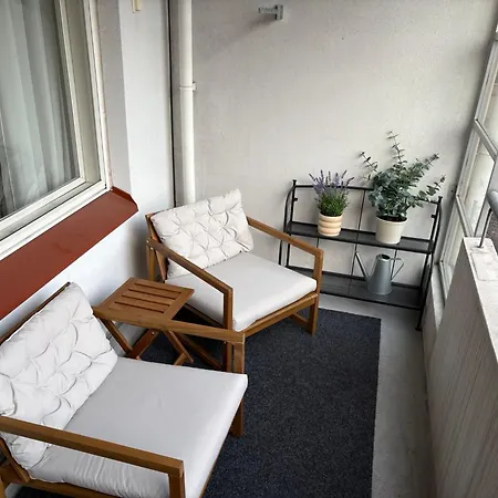 Lovely Two Bedroom Close To Metro * Helsinky