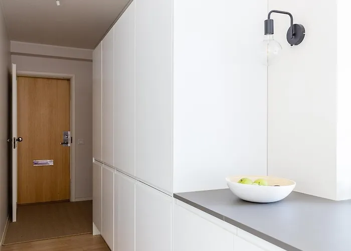 Lovely Two Bedroom Close To Metro Appartamento