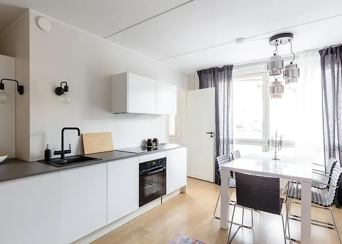 Apartment Lovely Two Bedroom Close To Metro Helsinki