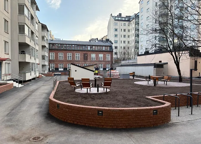 Lovely Two Bedroom Close To Metro Apartment *